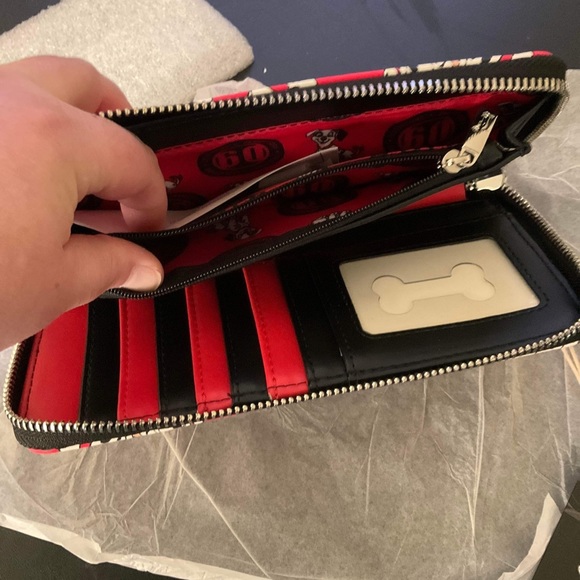 Disney Loungefly 101 Dalmatians Wallet - Picture 4 of 8